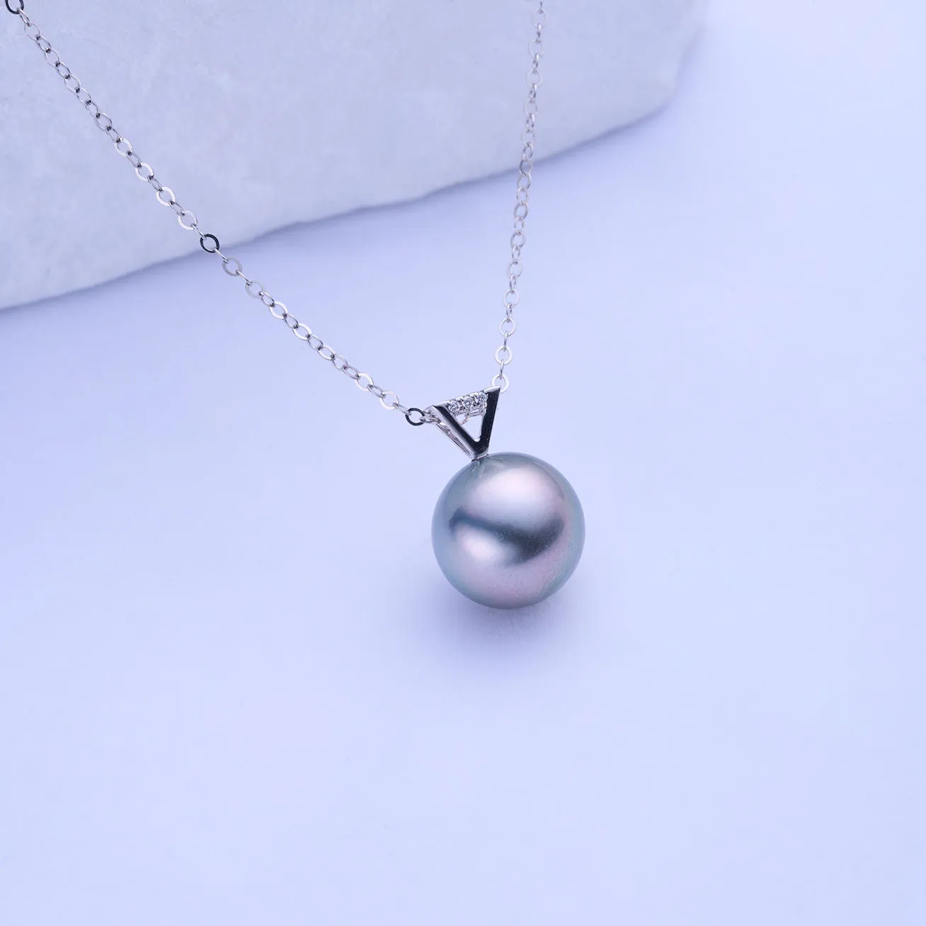 18k Solid Gold Diamond Tahitian Pearl Necklace KN00285