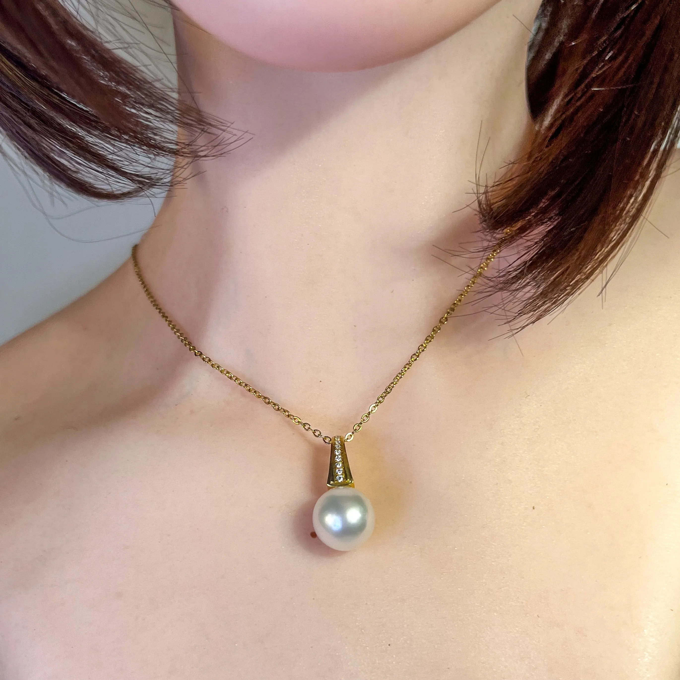 18kt Yellow Gold South Sea Pearl and Diamond pendant