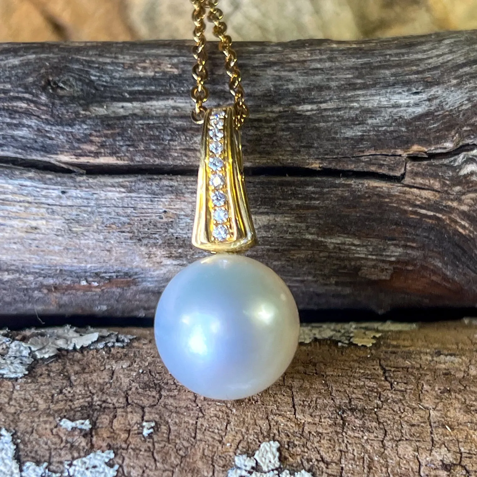 18kt Yellow Gold South Sea Pearl and Diamond pendant