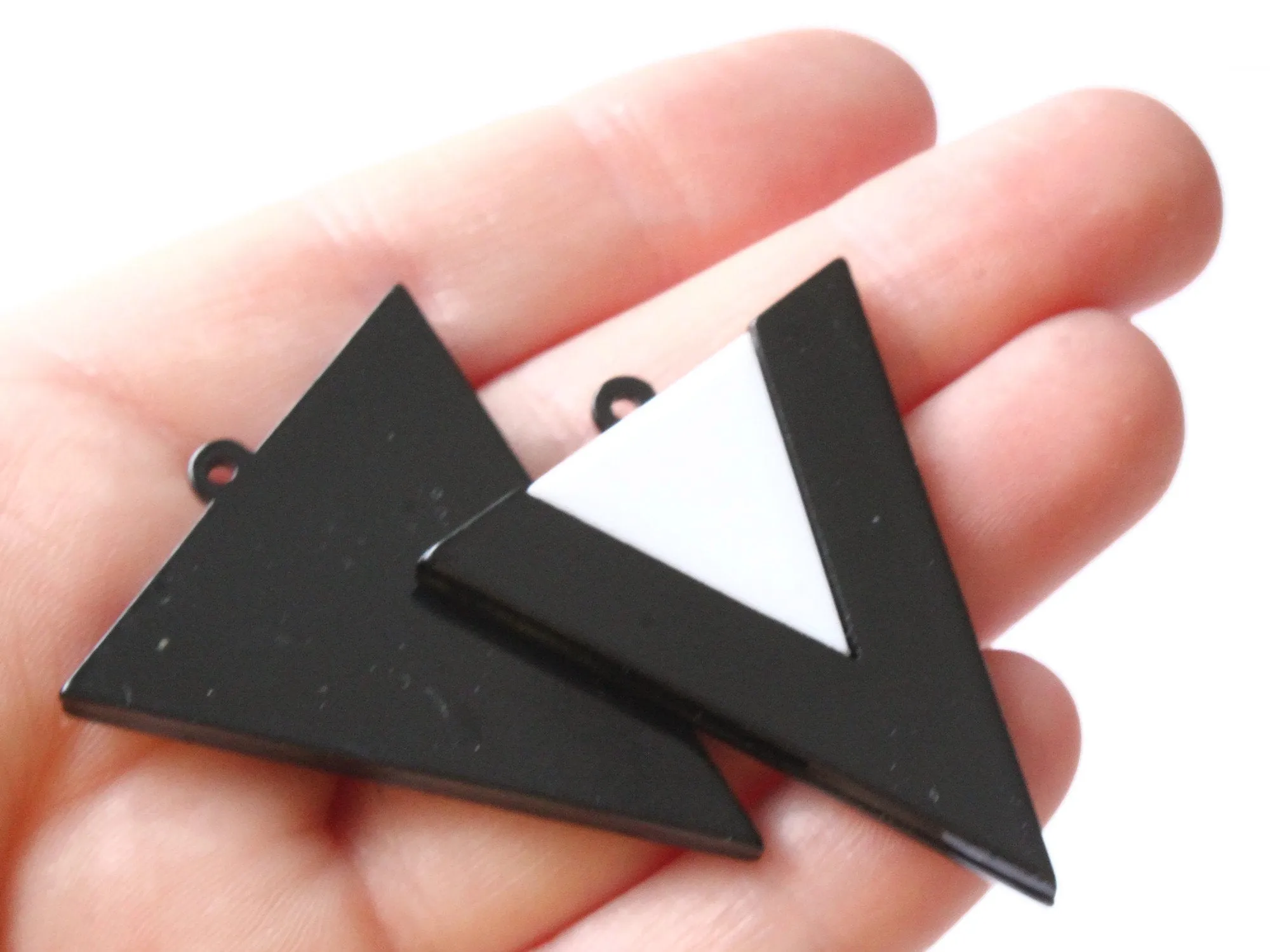 2 42mm Black and White Resin Triangle Pendants