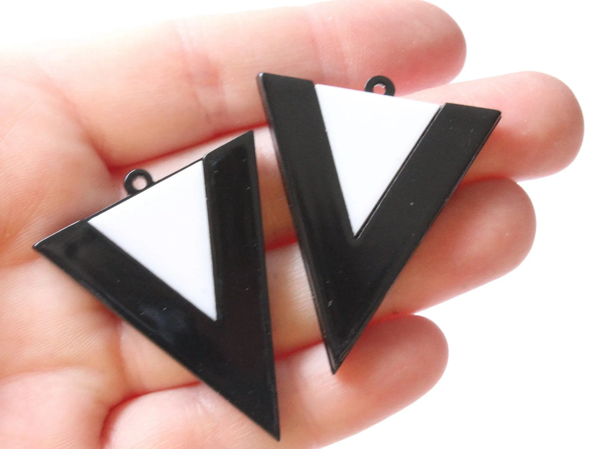 2 42mm Black and White Resin Triangle Pendants