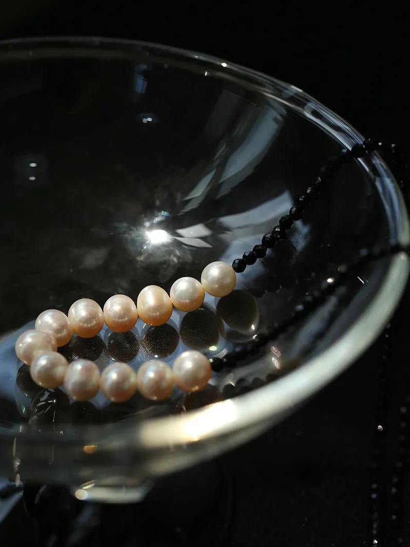 Black Spinel Smile Pearl Beaded Necklace