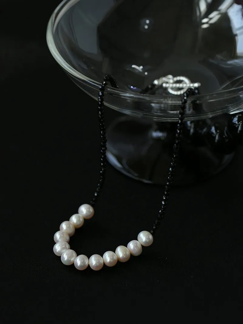 Black Spinel Smile Pearl Beaded Necklace