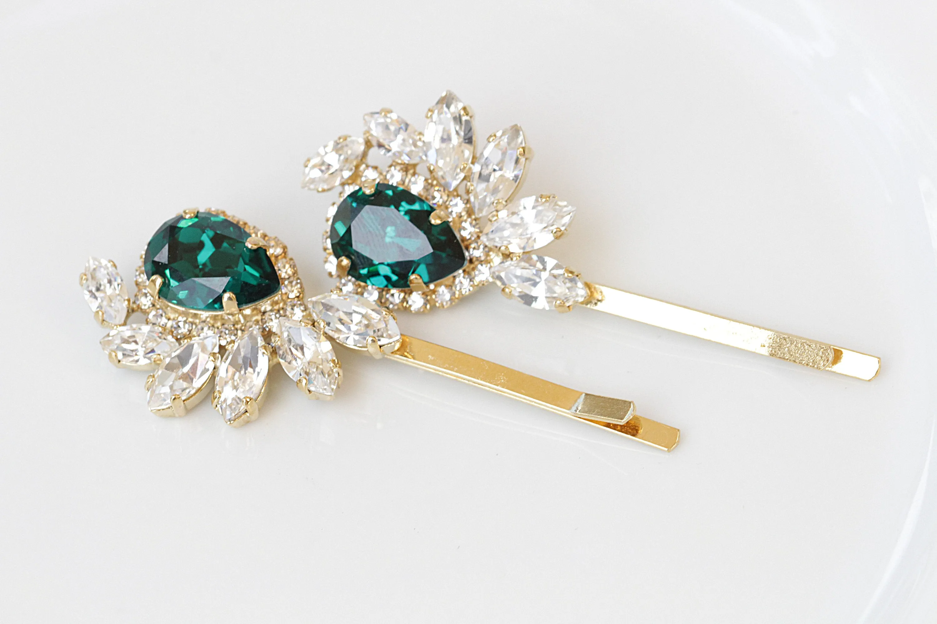 EMERALD BOBBY PINS