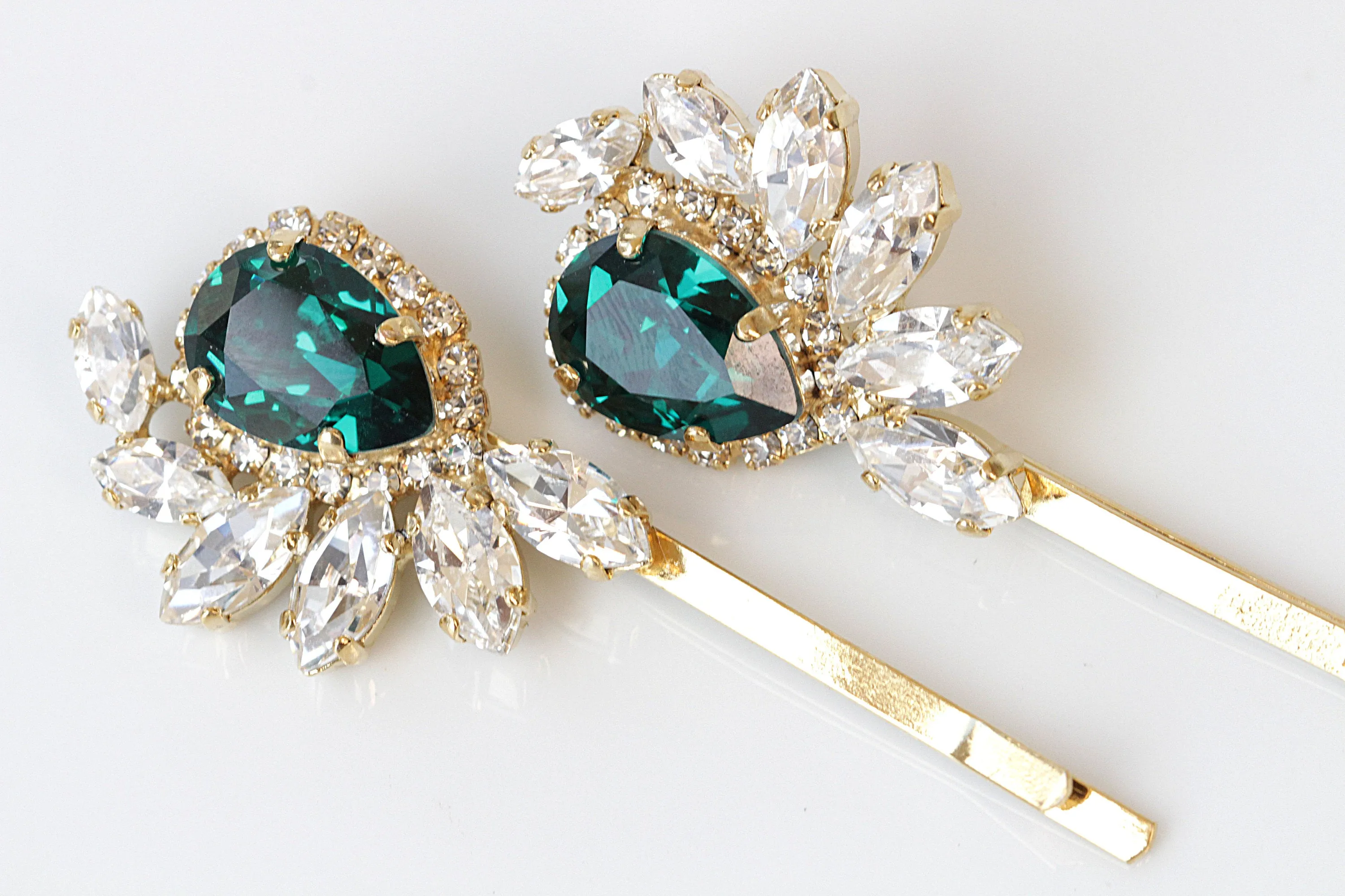 EMERALD BOBBY PINS