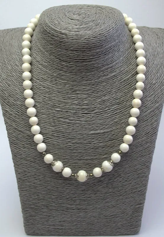 Freshwater white pearl necklace Mother of pearl necklace Wedding jewelry Elegant statement necklace for her Personalized necklace for mom