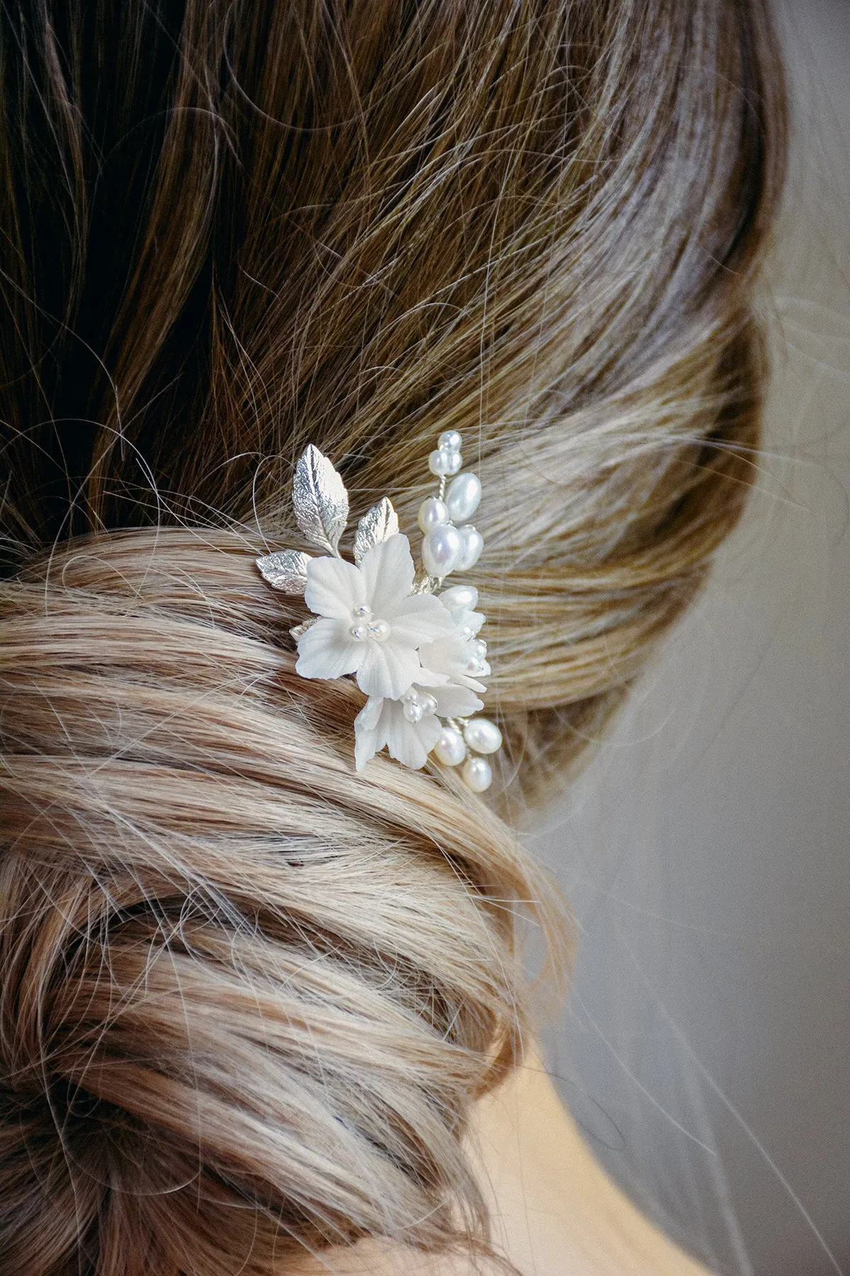 LILI | Floral Wedding Hair Pin